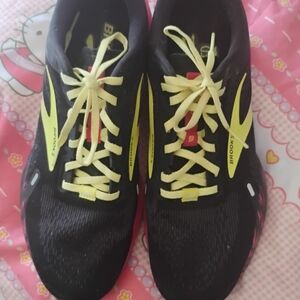 Brooks Vibrant Black and Yellow Athletic Shoes